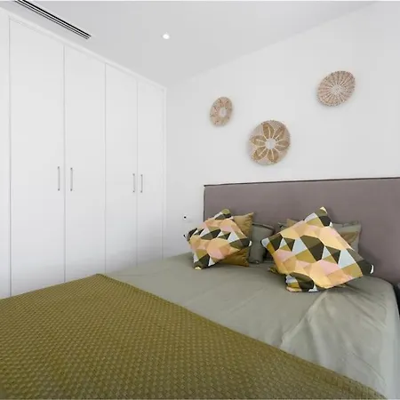 Modern With Private Pool Close To فيلة