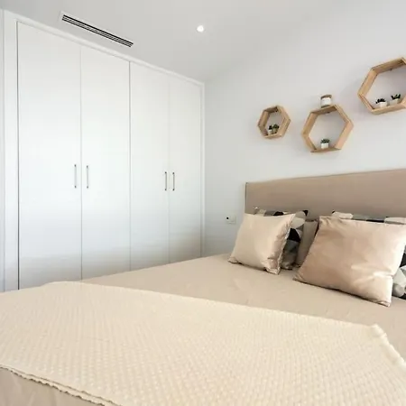 Modern With Private Pool Close To فيلة إِستيبونا
